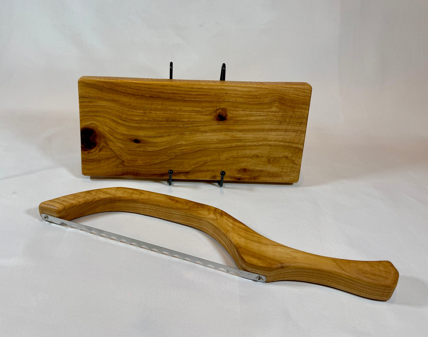 Bread Knife w/ matching cutting board - Hickory