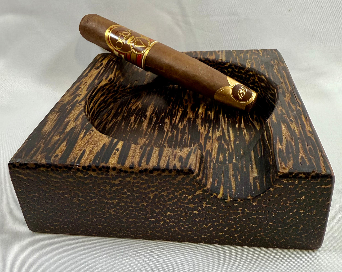 Cigar Ashtray - Black Palm